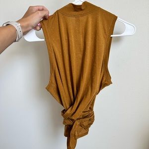 Lululemon yoga shirt